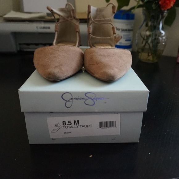 Jessica Simpson Flat - Picture 2 of 4